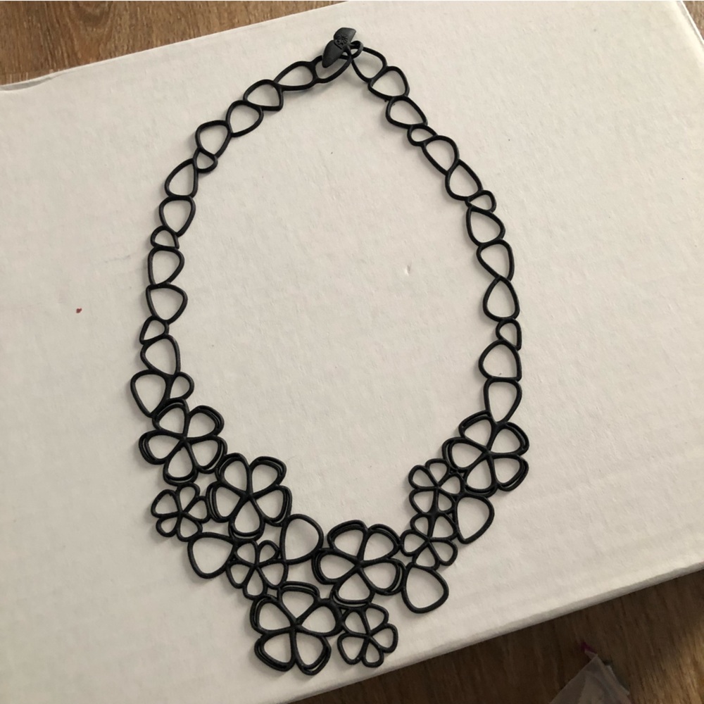 Batucada Flower Necklace